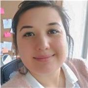 Her yastan kisiye ders verecek bir Türkçe ögretmeni.